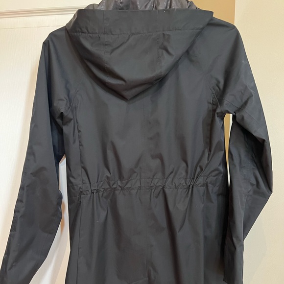 SOLD Lululemon Rain Jacket - Picture 2 of 9